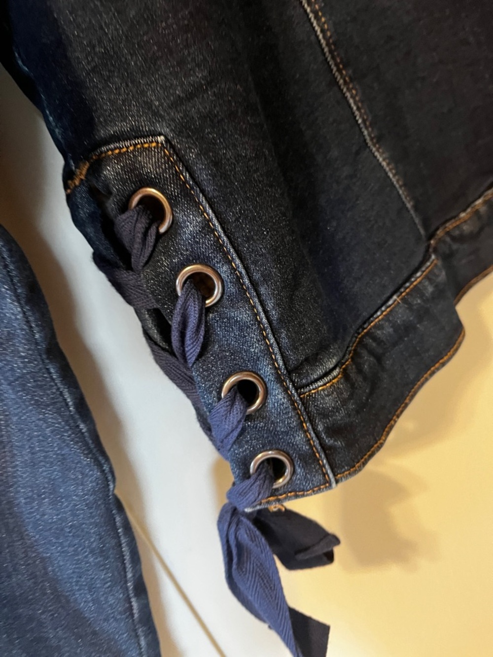 Dear John Indigo distressed darkDenim Jacket with Sherpa Lining large - Picture 9 of 14